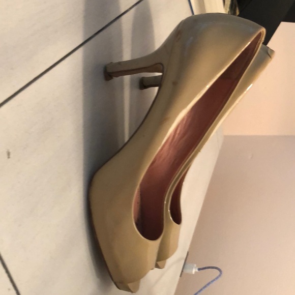 High heels - Picture 2 of 5